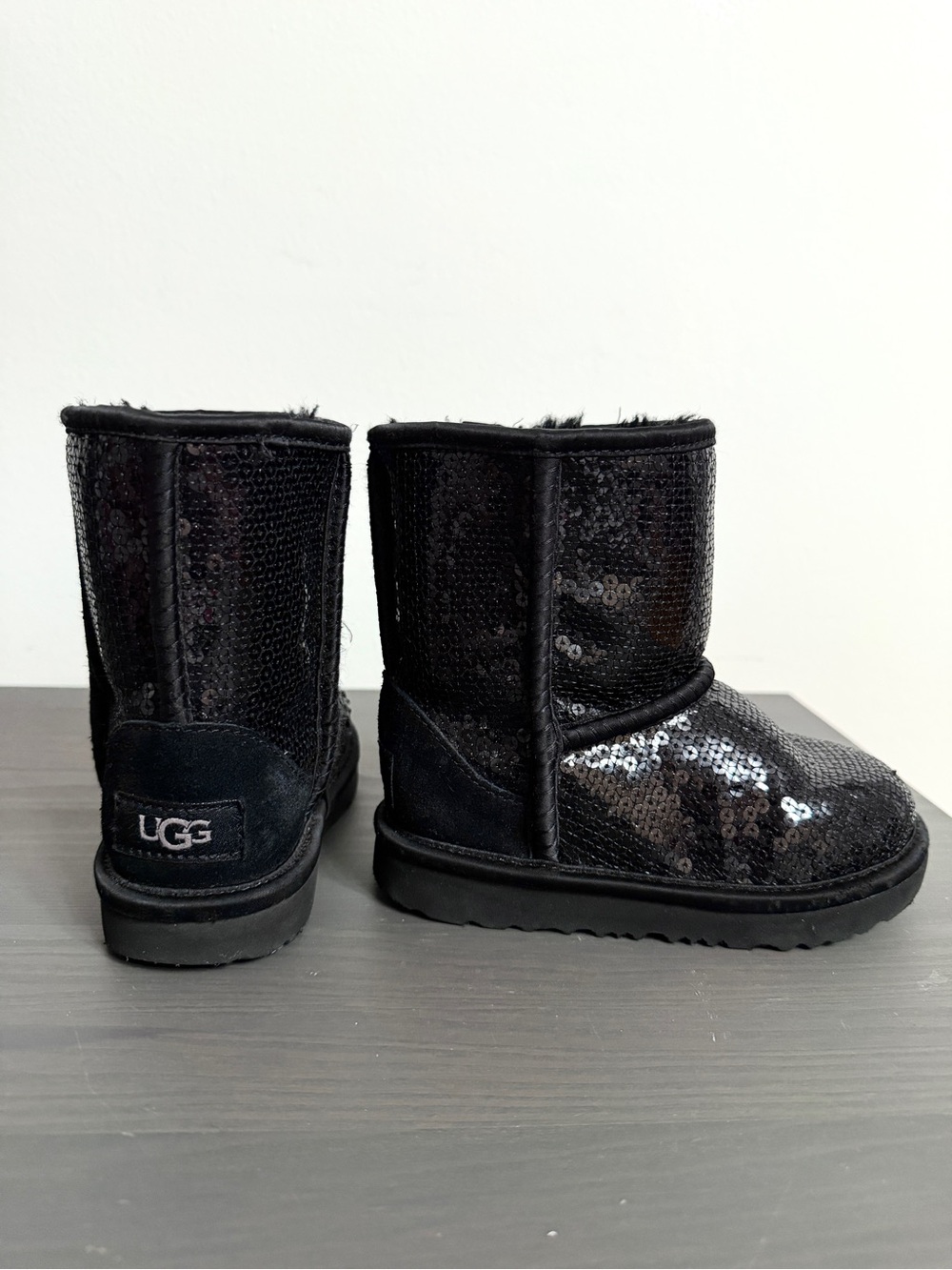 Girls Ugg sequins Boots - size 10 USA Girls